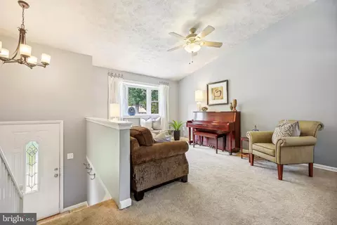 323 Dorchester Rd, Pasadena, MD 21122 photo 5