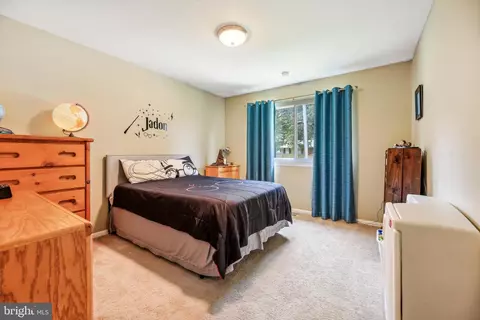 323 Dorchester Rd, Pasadena, MD 21122 photo 16