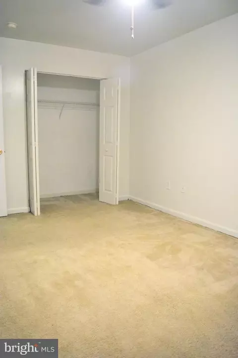2078 Forest Dr, Annapolis, MD 21401 photo 2