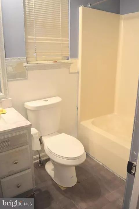 2078 Forest Dr, Annapolis, MD 21401 photo 8