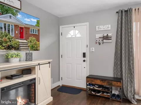 228 Dale Rd, Pasadena, MD 21122 photo 3