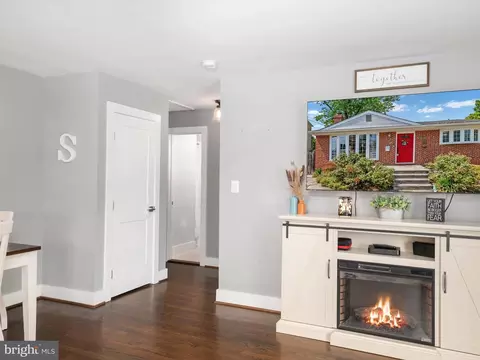 228 Dale Rd, Pasadena, MD 21122 photo 7