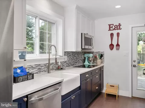 228 Dale Rd, Pasadena, MD 21122 photo 10