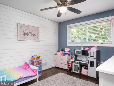 228 Dale Rd, Pasadena, MD 21122 photo 18