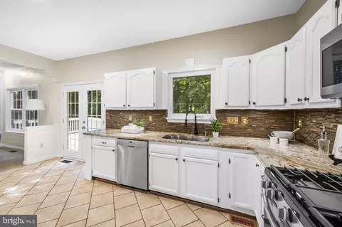 Kitchen - 2401 Hightee Ct, Crofton, MD 21114 photo 4 of 6