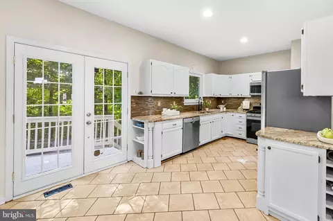 Kitchen - 2401 Hightee Ct, Crofton, MD 21114 photo 2 of 6