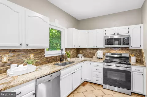 Kitchen - 2401 Hightee Ct, Crofton, MD 21114 photo 5 of 6
