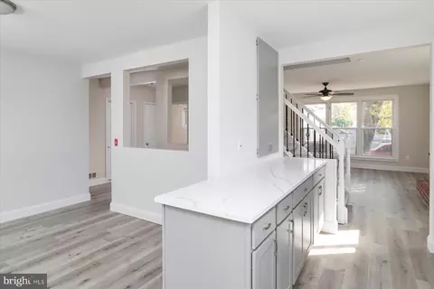 Entry Way - 264 Carroll Rd, Pasadena, MD 21122 photo 2 of 2