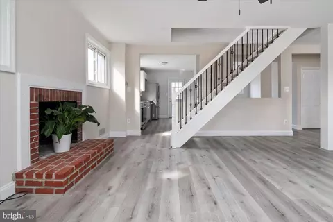 Living - 264 Carroll Rd, Pasadena, MD 21122 photo 5 of 6