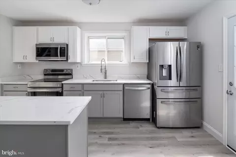 Kitchen - 264 Carroll Rd, Pasadena, MD 21122 photo 1 of 2