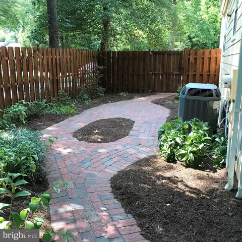 Exterior - 400 Hillsmere Dr, Annapolis, MD 21403 photo 15 of 28