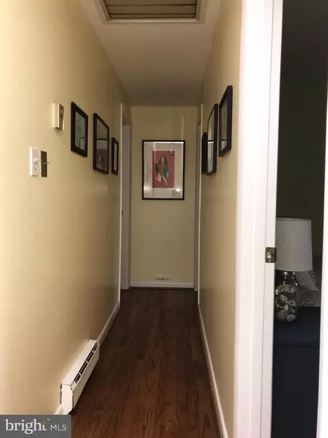 Entry Way - 400 Hillsmere Dr, Annapolis, MD 21403 photo 11 of 12