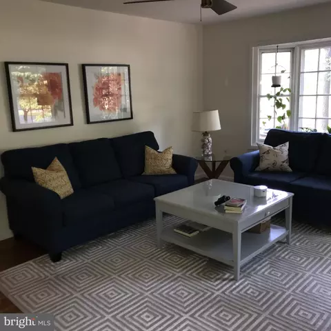 Living - 400 Hillsmere Dr, Annapolis, MD 21403 photo 1 of 2
