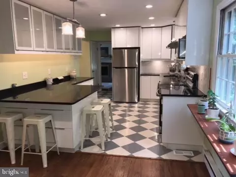 Kitchen - 400 Hillsmere Dr, Annapolis, MD 21403 photo 2 of 4