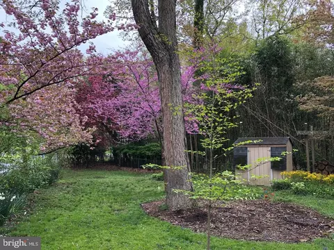Exterior - 400 Hillsmere Dr, Annapolis, MD 21403 photo 4 of 28