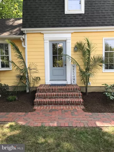 Exterior - 400 Hillsmere Dr, Annapolis, MD 21403 photo 2 of 28