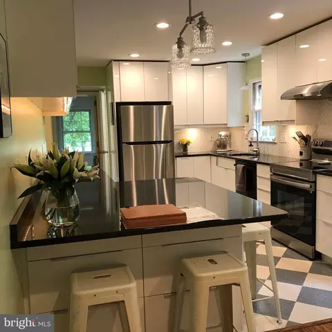 Kitchen - 400 Hillsmere Dr, Annapolis, MD 21403 photo 1 of 4