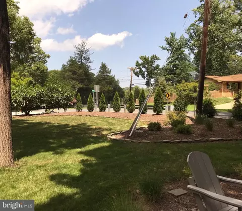 Exterior - 400 Hillsmere Dr, Annapolis, MD 21403 photo 5 of 28