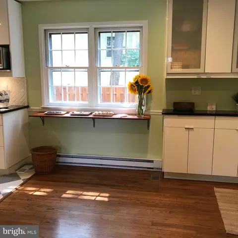 Kitchen - 400 Hillsmere Dr, Annapolis, MD 21403 photo 4 of 4