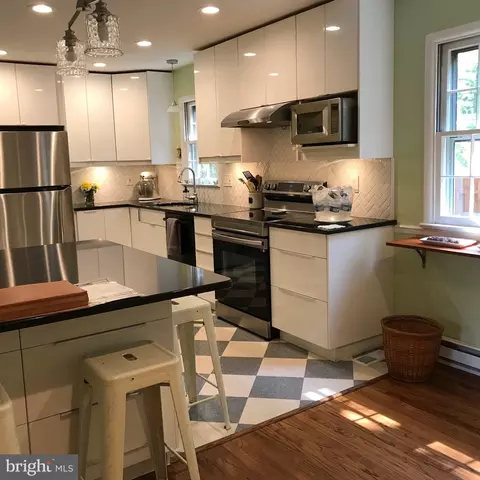 Kitchen - 400 Hillsmere Dr, Annapolis, MD 21403 photo 3 of 4
