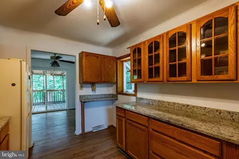 Entry Way - 876 Windsong Dr, Arnold, MD 21012 photo 5 of 6