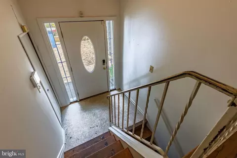 Entry Way - 876 Windsong Dr, Arnold, MD 21012 photo 6 of 6