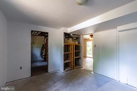 Entry Way - 876 Windsong Dr, Arnold, MD 21012 photo 3 of 6