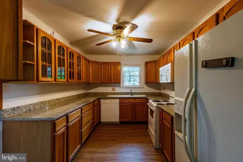 Kitchen - 876 Windsong Dr, Arnold, MD 21012 photo 2 of 2