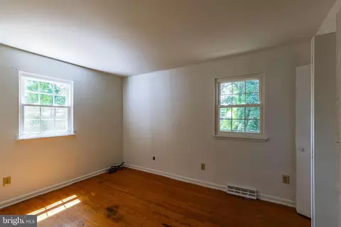 Bedroom - 876 Windsong Dr, Arnold, MD 21012 photo 5 of 6