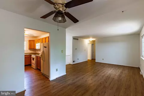 Living - 876 Windsong Dr, Arnold, MD 21012 photo 3 of 6