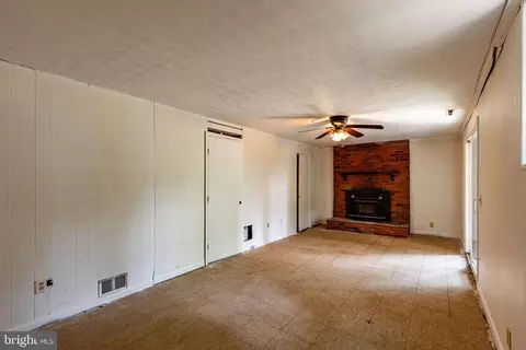 Living - 876 Windsong Dr, Arnold, MD 21012 photo 2 of 6