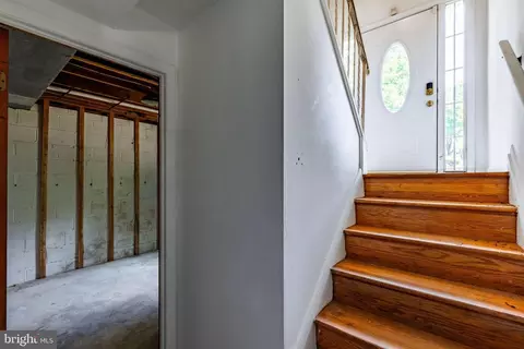 Entry Way - 876 Windsong Dr, Arnold, MD 21012 photo 1 of 6