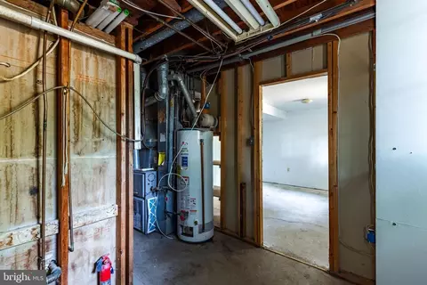Entry Way - 876 Windsong Dr, Arnold, MD 21012 photo 4 of 6