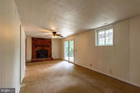 Living - 876 Windsong Dr, Arnold, MD 21012 photo 1 of 6