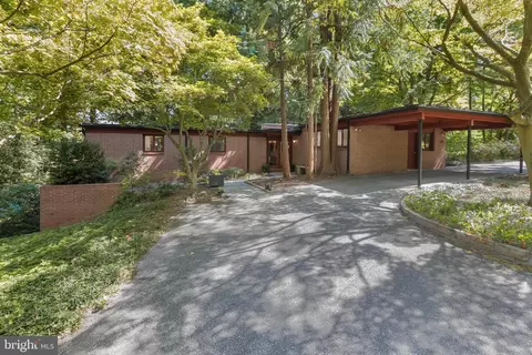 1725 St Giles Rd, Gibson Island, MD 21056