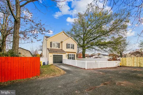 Exterior - 7719 W Shore Rd, Pasadena, MD 21122 photo 5 of 8