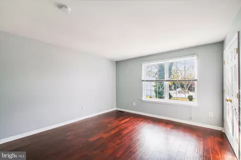 Living - 7719 W Shore Rd, Pasadena, MD 21122 photo 2 of 3