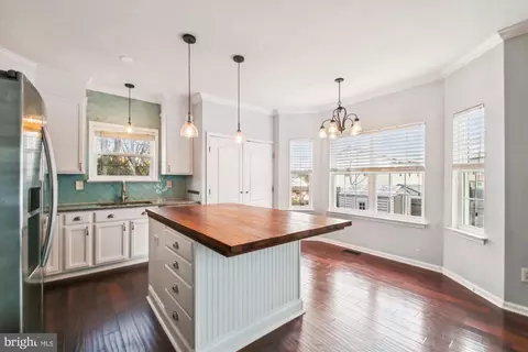Kitchen - 7719 W Shore Rd, Pasadena, MD 21122 photo 2 of 3