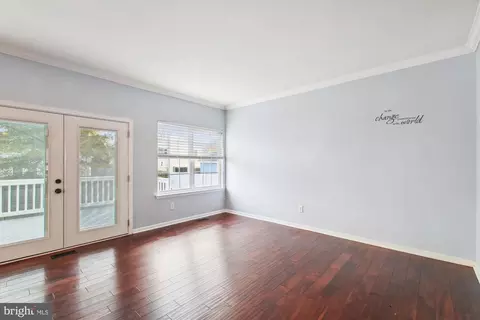 Living - 7719 W Shore Rd, Pasadena, MD 21122 photo 1 of 3