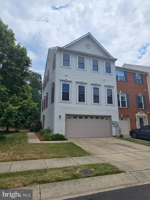 713 Summertime Dr, Odenton, MD 21113 photo 2