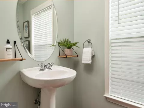 Bath - 2159 Hideaway Ct, Annapolis, MD 21401 photo 1 of 4