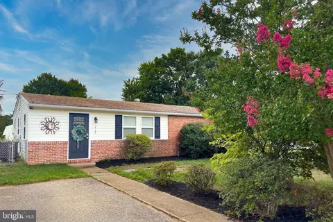 218 Glen Rd, Glen Burnie, MD 21060