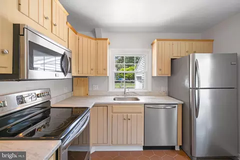 Kitchen - 1178 Hampton Rd, Annapolis, MD 21409 photo 1 of 3