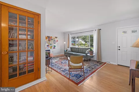 Entry Way - 1178 Hampton Rd, Annapolis, MD 21409 photo 1 of 2