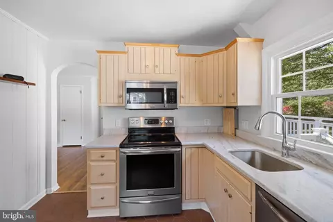 Kitchen - 1178 Hampton Rd, Annapolis, MD 21409 photo 3 of 3