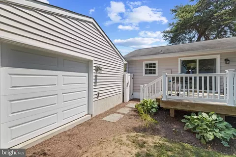 Exterior - 1178 Hampton Rd, Annapolis, MD 21409 photo 8 of 14