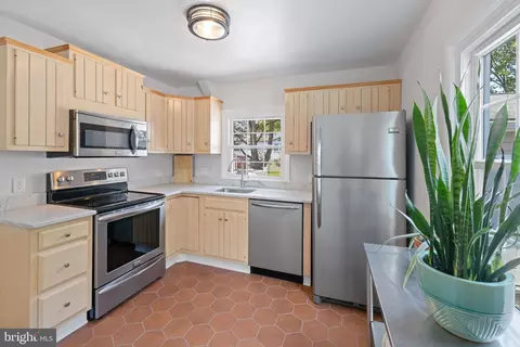 Kitchen - 1178 Hampton Rd, Annapolis, MD 21409 photo 2 of 3