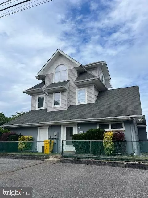 4023 Chesapeake Dr, Edgewater, MD 21037