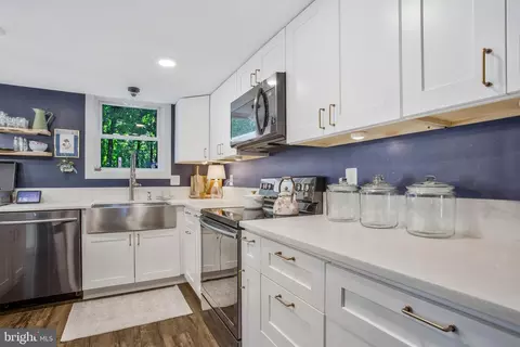 Kitchen - 786 Match Point Dr, Arnold, MD 21012 photo 3 of 4