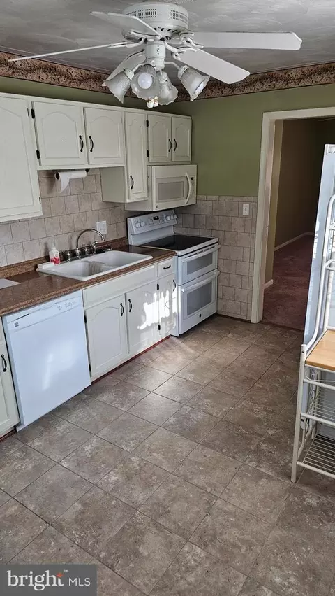 7756 Williams St, Pasadena, MD 21122 photo 11